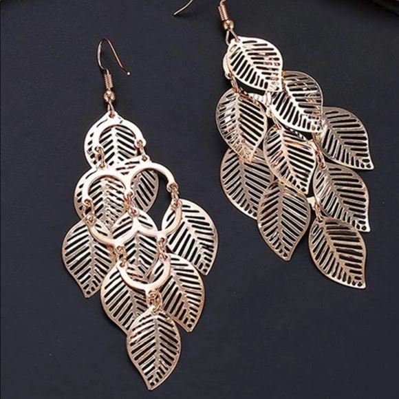 🆕 Hollow Out Leaf Drop Earrings - Picture 3 of 4